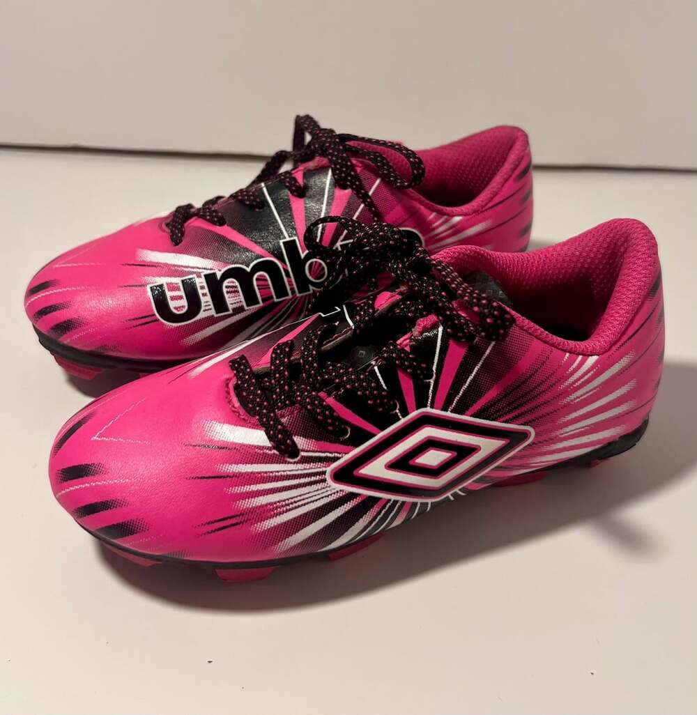 Umbro Arturo 3.0 Pink and Black Girls Soccer Cleats Size 10k